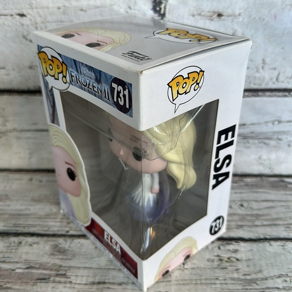 Funko Pop! Disney Elsa from Frozen II - Picture 2 of 5
